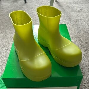Bottega Veneta Puddle boots in Kiwi